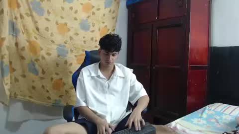 Snapshot of alice_julls chatting on June 16, 2026, 6:43 pm alice online show from June 16, 2026, 6:43 pm