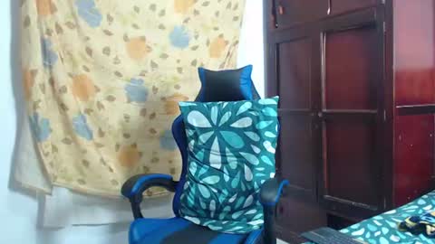 Snapshot of alice_julls chatting on June 24, 2026, 5:23 pm alice online show from June 24, 2026, 5:23 pm