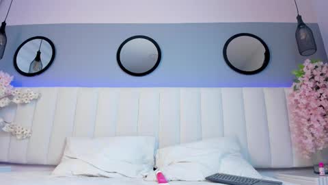 alice_lodge online show from February 21, 2025, 3:23 am