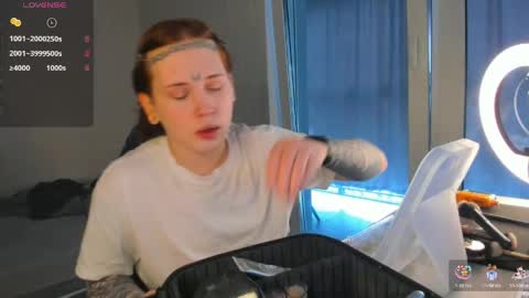  Alice  online show from April 18, 2026, 11:47 am