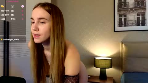 Snapshot of alice_rays_ chatting on May 11, 2026, 3:34 am Alice online show from May 11, 2026, 3:34 am