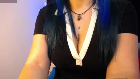 Alice online show from October 3, 2025, 7:44 pm