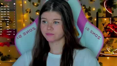 Alice online show from December 3, 2025, 7:49 am