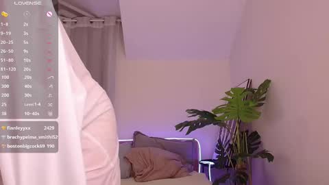 Alice  online show from March 1, 2025, 9:59 pm