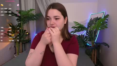 Alice  online show from September 10, 2025, 2:39 pm