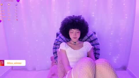 Snapshot of alice_wiinter chatting on December 11, 2024, 8:28 pm Alice online show from December 11, 2024, 8:28 pm
