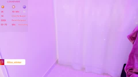 Snapshot of alice_wiinter chatting on December 15, 2024, 12:40 am Alice online show from December 15, 2024, 12:40 am