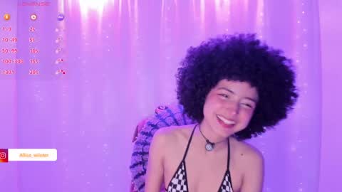 Snapshot of alice_wiinter chatting on December 17, 2024, 8:43 pm Alice online show from December 17, 2024, 8:43 pm