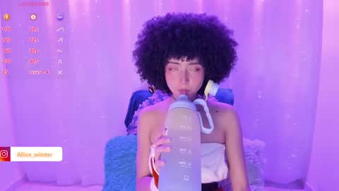 Snapshot of alice_wiinter chatting on December 24, 2024, 7:33 pm Alice online show from December 24, 2024, 7:33 pm