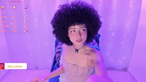 Snapshot of alice_wiinter chatting on January 12, 2025, 8:25 pm Alice online show from January 12, 2025, 8:25 pm