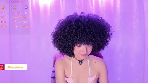 Snapshot of alice_wiinter chatting on February 21, 2025, 9:22 pm Alice online show from February 21, 2025, 9:22 pm