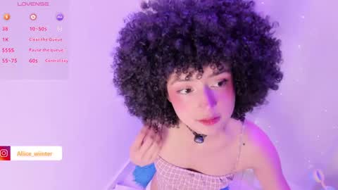 Snapshot of alice_wiinter chatting on March 4, 2025, 10:16 pm Alice online show from March 4, 2025, 10:16 pm