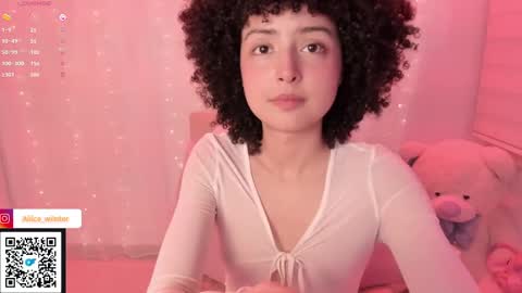 Snapshot of alice_wiinter chatting on September 19, 2025, 6:08 pm Alice online show from September 19, 2025, 6:08 pm