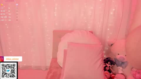 Snapshot of alice_wiinter chatting on September 25, 2025, 6:11 pm Alice online show from September 25, 2025, 6:11 pm