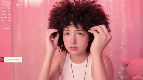 Snapshot of alice_wiinter chatting on October 4, 2025, 6:17 pm Alice online show from October 4, 2025, 6:17 pm