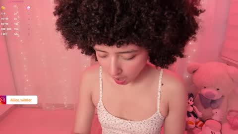 Snapshot of alice_wiinter chatting on October 10, 2025, 6:29 pm Alice online show from October 10, 2025, 6:29 pm