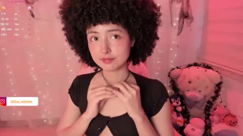 Snapshot of alice_wiinter chatting on October 24, 2025, 6:15 pm Alice online show from October 24, 2025, 6:15 pm