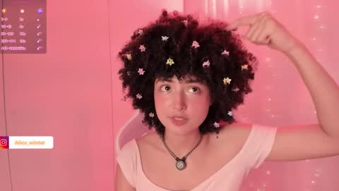 Snapshot of alice_wiinter chatting on November 19, 2025, 6:19 pm Alice online show from November 19, 2025, 6:19 pm