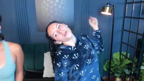 Alice and Asia online show from September 12, 2025, 3:06 am