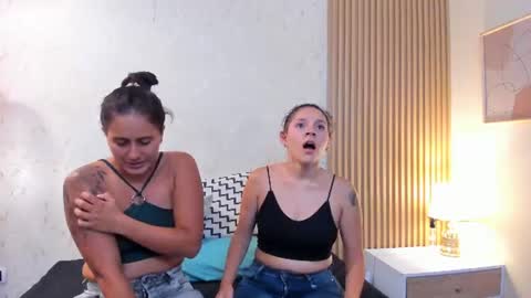 Snapshot of aliceandsia chatting on July 30, 2026, 7:35 pm Alice and Asia online show from July 30, 2026, 7:35 pm