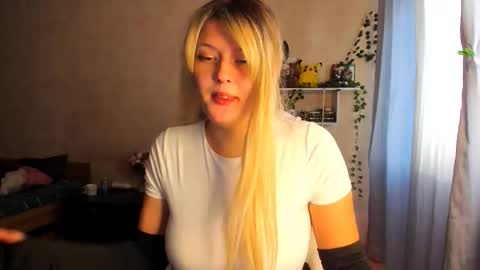 AliceCasey online show from October 29, 2025, 1:24 pm