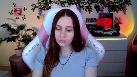 alicecharmy online show from May 15, 2026, 4:03 pm