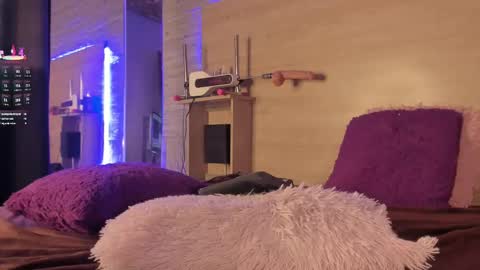 Alice  online show from March 12, 2025, 3:18 pm