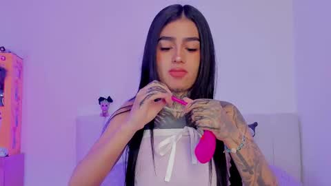 Alice  online show from October 15, 2025, 10:04 am