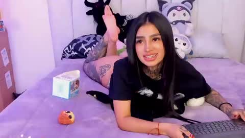 Snapshot of alicee_0 chatting on June 11, 2026, 2:11 am Alice online show from June 11, 2026, 2:11 am