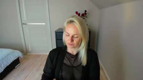 Alicee online show from September 29, 2025, 9:03 am