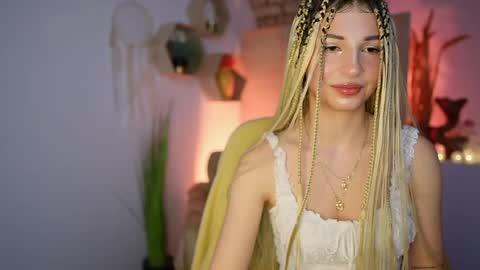 Snapshot of alicee_kiss chatting on December 28, 2024, 7:54 pm Alicee Kiss online show from December 28, 2024, 7:54 pm