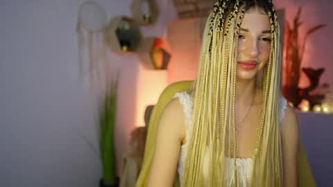 Snapshot of alicee_kiss chatting on December 28, 2024, 11:05 pm Alicee Kiss online show from December 28, 2024, 11:05 pm