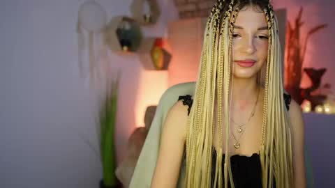 Snapshot of alicee_kiss chatting on December 29, 2024, 8:04 pm Alicee Kiss online show from December 29, 2024, 8:04 pm