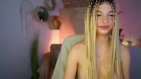 Snapshot of alicee_kiss chatting on January 6, 2025, 10:15 pm Alicee Kiss online show from January 6, 2025, 10:15 pm