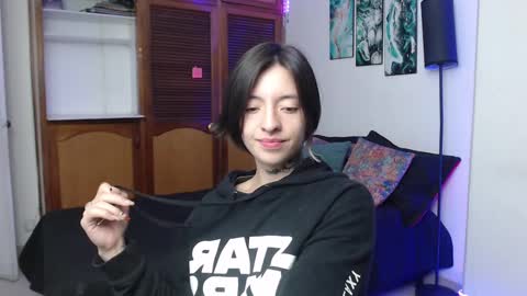 alicee_logan_ online show from October 5, 2025, 1:59 am