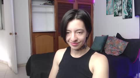alicee_logan_ online show from November 1, 2025, 9:28 pm