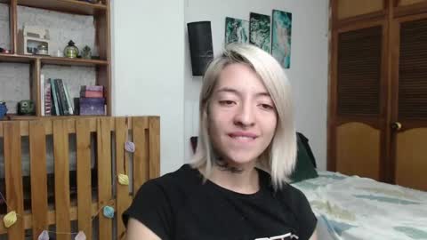 alicee_logan_ online show from April 22, 2026, 1:52 am