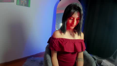 Snapshot of alicee_roos chatting on May 12, 2026, 11:13 pm Alice online show from May 12, 2026, 11:13 pm
