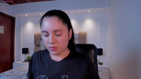 aliceebroownn online show from April 21, 2026, 1:42 am