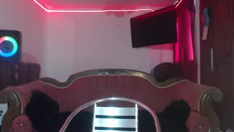 aliceesmiths online show from February 14, 2025, 6:08 pm