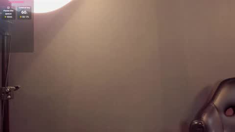 alicefit_212 online show from October 27, 2025, 1:26 pm