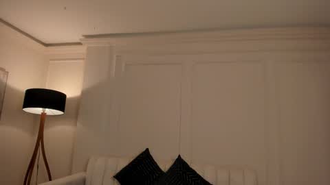 Alice online show from December 15, 2025, 5:39 pm