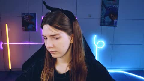 Alice online show from September 23, 2025, 5:21 am