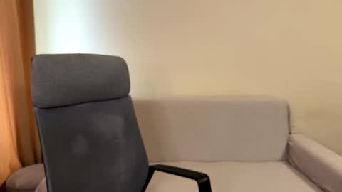 alicekollt online show from October 2, 2025, 8:21 am