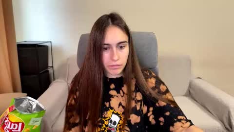 alicekollt online show from November 11, 2025, 10:26 am