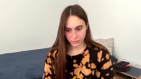 alicekollt online show from April 18, 2026, 8:40 am