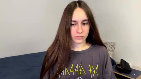 alicekollt online show from April 21, 2026, 2:51 am