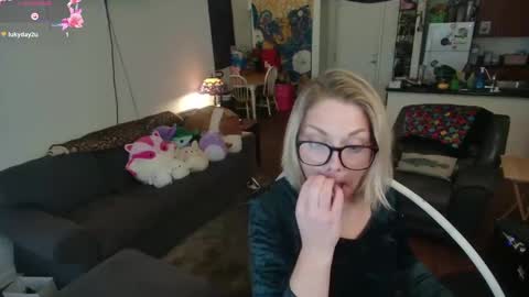 Alice Liddell online show from September 25, 2025, 7:39 pm