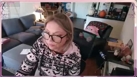 Alice Liddell online show from November 19, 2025, 5:57 pm