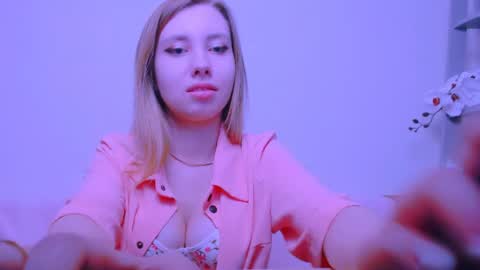Snapshot of alicemias_ chatting on May 28, 2026, 9:17 am Alice online show from May 28, 2026, 9:17 am
